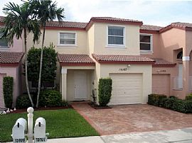 Fantastic Townhome in Great Community in Pembroke Pines, FL