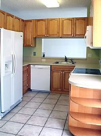 Fantastic Townhome in Great Community in Pembroke Pines, FL (Photo 3 of 5)