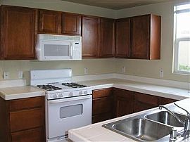 Westlake Village Condo (N. Natomas) in Sacramento, CA (Photo 4 of 5)