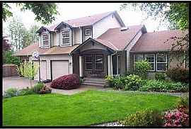 Gorgeous private home on .5 acre in Brier, WA