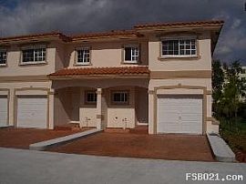 New Stylish Townhome in Coral Springs, FL