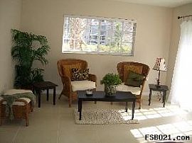 New Stylish Townhome in Coral Springs, FL (Photo 3 of 5)