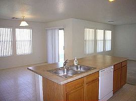 Clean, Huge, Split Floor Plan etc. in Surprise, AZ (Photo 2 of 2)