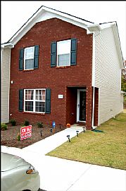 2 yr NEW Cute Townhome/ private patio  in Antioch, TN