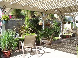 Beautiful Pride of Ownership in Fontana, CA (Photo 4 of 6)