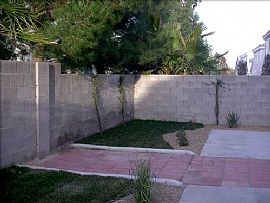 Nice neighborhood with Great location in Las Vegas, NV (Photo 1 of 5)