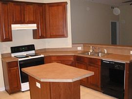 Beautiful 4br Home in Jacksonville, FL (Photo 4 of 6)