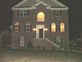 $2200 / 2br - GORGEOUS NEW END-UNIT TH  in Bowie, MD