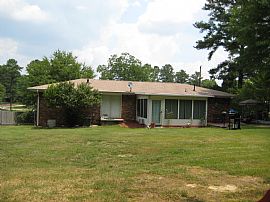 Adorable Brick Home in Douglasville, GA (Photo 2 of 6)