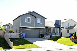 3 BED 2 BATH HOME IN TAYLORSVILLE in Taylorsville, UT (Photo 5 of 6)