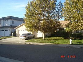Near Elk Grove, nice neighborhood in Sacramento, CA