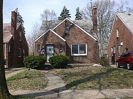 $895 / 3br/1B DECEMBER MOVE IN SPECIAL!! in Detroit, MI