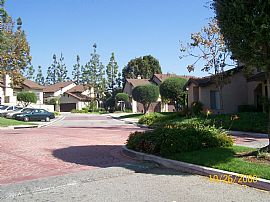LARGE TWNHOUSE 3BR 3BTH 2CAR GARAGE in West Covina, CA