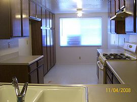 LARGE TWNHOUSE 3BR 3BTH 2CAR GARAGE in West Covina, CA (Photo 5 of 6)