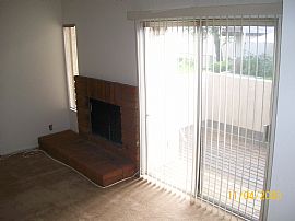LARGE TWNHOUSE 3BR 3BTH 2CAR GARAGE in West Covina, CA (Photo 6 of 6)