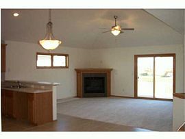 Townhome - Rent with Purchase Option in Ankeny, IA (Photo 2 of 4)