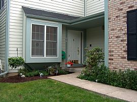 East Side St. Charles Luxurious Townhous in Saint Charles, IL