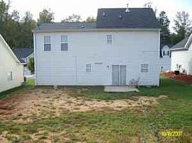 4BR/2.5BA/2 CAR GARAGE in Charlotte, NC (Photo 2 of 2)