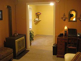  ! bedroom cottage in Castleton in Indianapolis, IN (Photo 2 of 5)