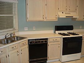 Spacious Townhouse in Hoover! in Hoover, AL (Photo 2 of 6)