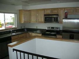 2 BRs, 2 Bath - Walk to Beach & Bay! in San Diego, CA (Photo 3 of 5)