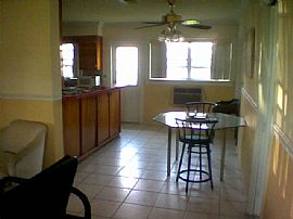 House w/pool, fenced yard, boy toy room in Dania Beach, FL (Photo 5 of 6)