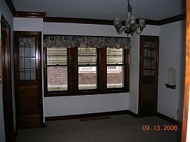 REFURBISHED, walk to: Shops, Restaurants in Lakewood, OH (Photo 2 of 6)