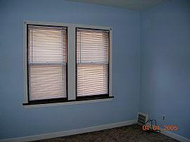 REFURBISHED, walk to: Shops, Restaurants in Lakewood, OH (Photo 6 of 6)