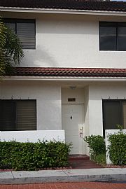 Spacious, clean 3/2 1/2 Towhome in Plantation, FL