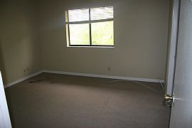 Spacious, clean 3/2 1/2 Towhome in Plantation, FL (Photo 3 of 6)