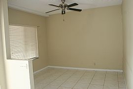 Spacious, clean 3/2 1/2 Towhome in Plantation, FL (Photo 6 of 6)