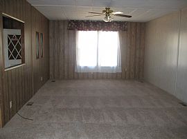 HUGE home for rent HURRY! It won't last! in Modesto, CA (Photo 4 of 5)