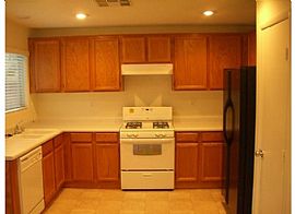 SW LV single family home for rent $1250 in Las Vegas, NV (Photo 2 of 4)