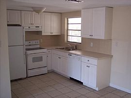 Port Richey home rent/lease Pet Friendly in Port Richey, FL (Photo 3 of 5)