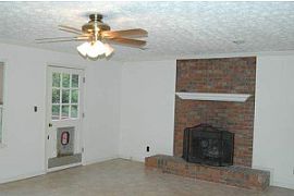 Great Brick Ranch Home w/ Fenced-in Yard in Mableton, GA (Photo 3 of 5)