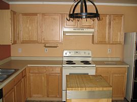 SUPER CUTE CHANDLER HOME - 3BD/2BA/2GAR in Chandler, AZ (Photo 2 of 6)