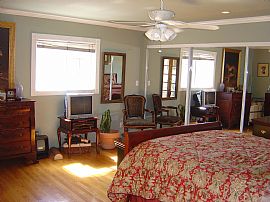 Beautiful 3 br + Office 2 Ba Hardwood in San Diego, CA (Photo 6 of 6)