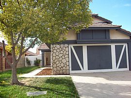 $675 1st Months Rent! 3 bed 3 bath Home! in Perris, CA (Photo 1 of 6)