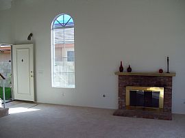 $675 1st Months Rent! 3 bed 3 bath Home! in Perris, CA (Photo 2 of 6)