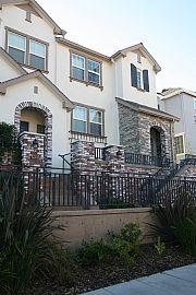 3Br 2.5 Bath 1 Bonus Rm 4 yr new  in Sunnyvale, CA