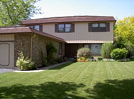 Huge Home For Rent Or Lease w/ Option in Arlington Heights, IL