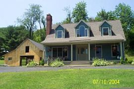 Stunning Cape Cod with Hudson River view in Coxsackie, NY