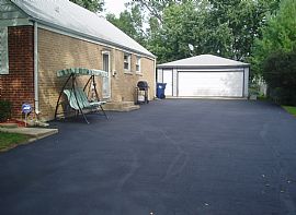 3Bdrm Brick Ranch Pets ok, large fenced  in Addison, IL (Photo 6 of 6)