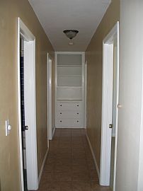 Spacious 3+2  house w/pool  in Winnetka, CA (Photo 4 of 6)