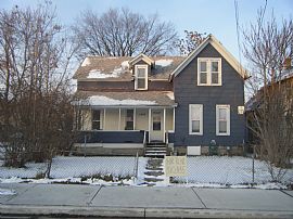 5 Bed,2 Bath House For Rent in Kalamazoo, MI
