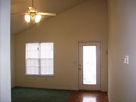 Beautiful Single Family Home in Austell, GA (Photo 2 of 4)