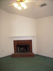 Beautiful Single Family Home in Austell, GA (Photo 3 of 4)