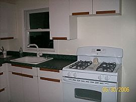 Adorable 2 br home for rent in Wareham, MA (Photo 5 of 6)