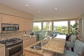 WOW - Sweeping View - Penthouse Quality  in Kirkland, WA (Photo 4 of 6)