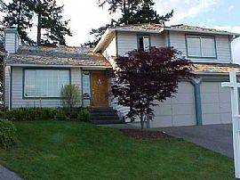Lovely home on cul de sac in Kennydale, WA